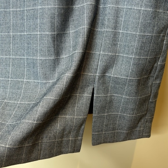 Banana Republic || Sheath Dress and Blazer; *Dress Size OOP; *Blazer Size OP - Picture 6 of 17